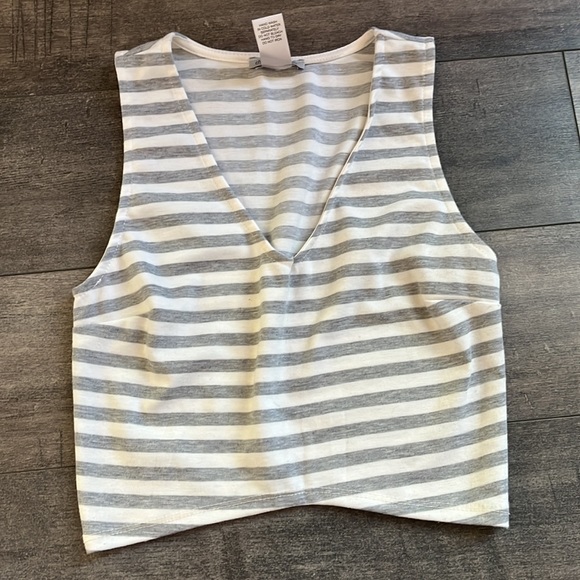 Crop tanks - Picture 5 of 7